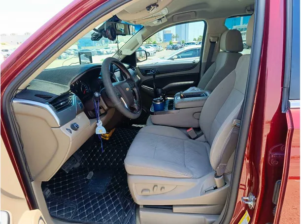 Car image 14
