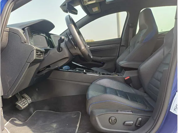 Car image 12