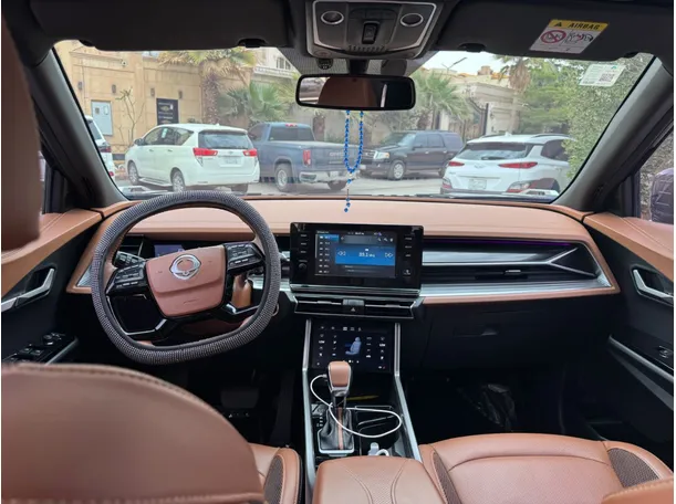 Car image 15