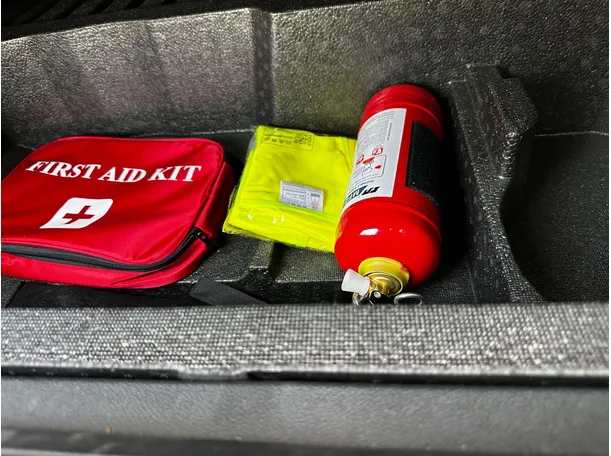 Car image 32