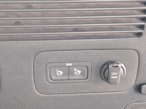 Car image 33