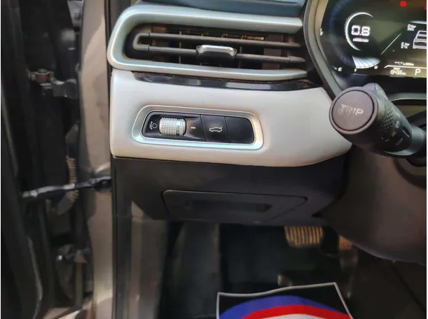 Car image 35