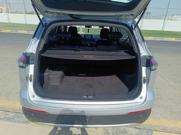 Car image 26