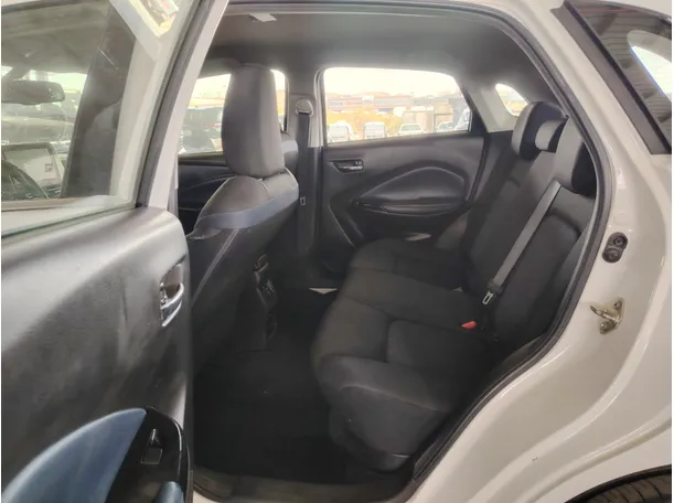 Car image 19