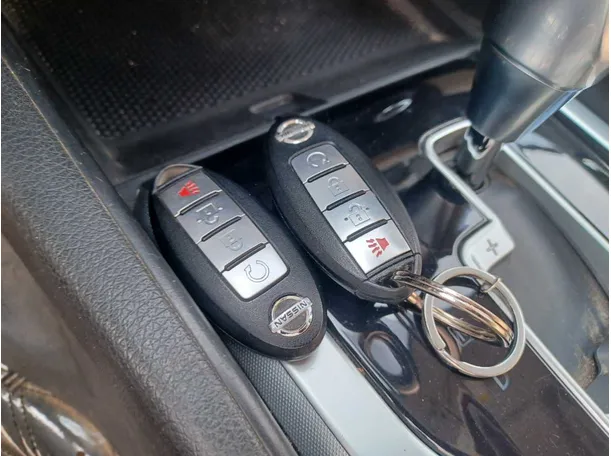 Car image 18