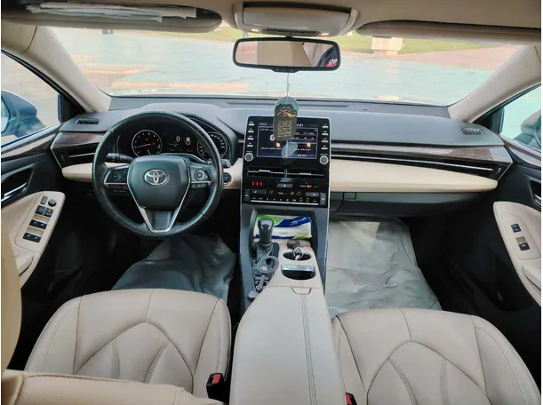 Car image 20