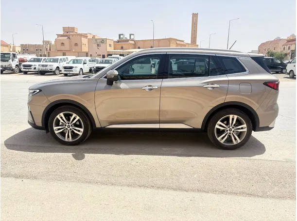 Car image 8