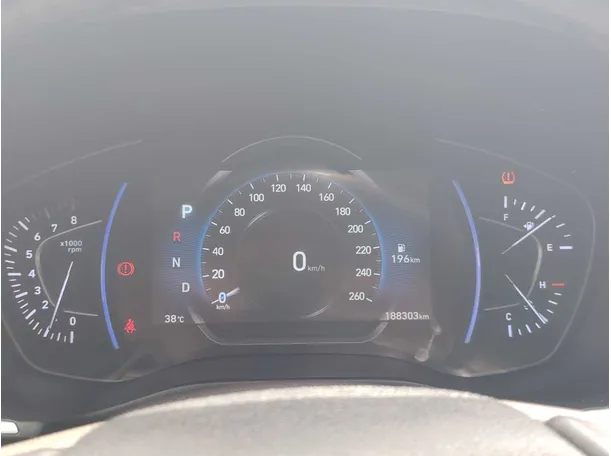 Car image 23