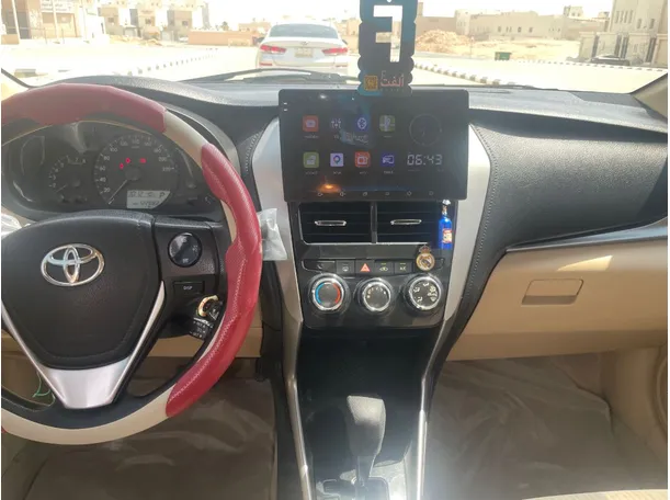 Car image 17