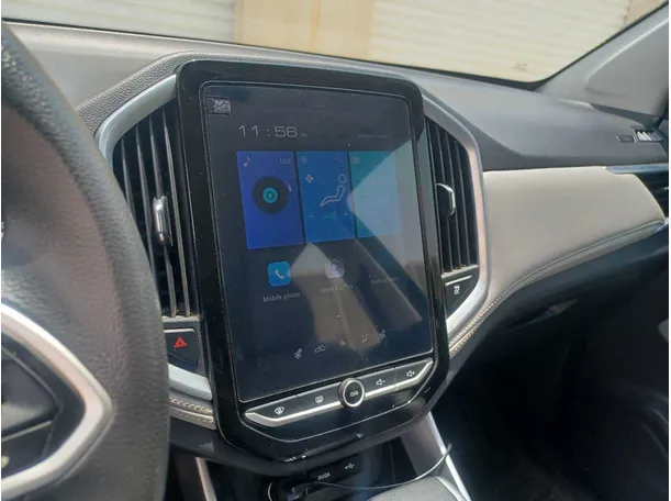 Car image 18