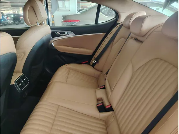 Car image 17