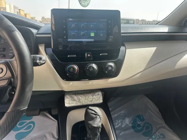 Car image 18