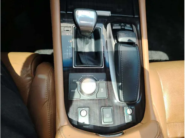 Car image 25