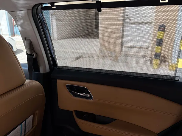 Car image 26