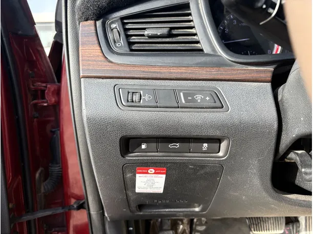 Car image 26