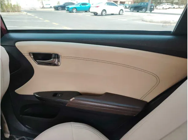 Car image 39