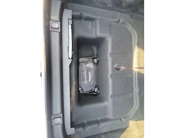 Car image 37