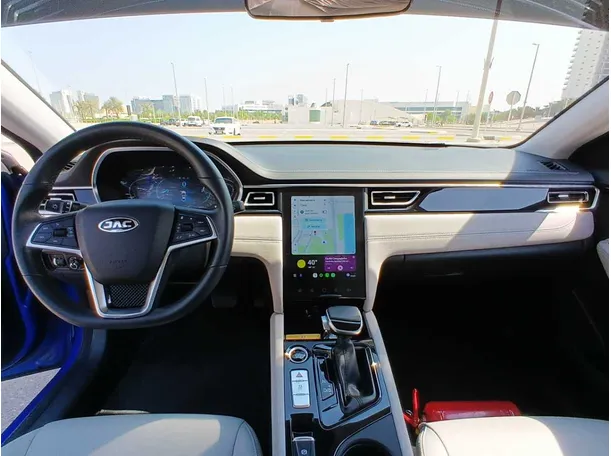 Car image 14