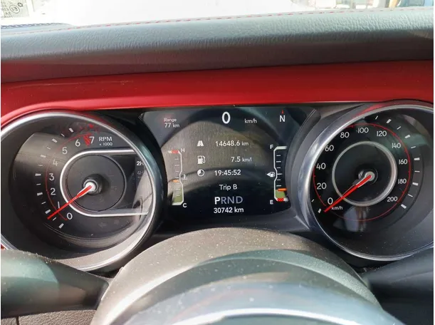 Car image 18