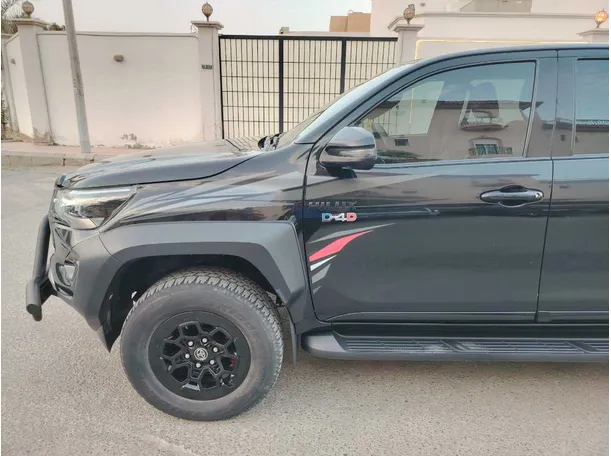 Car image 9
