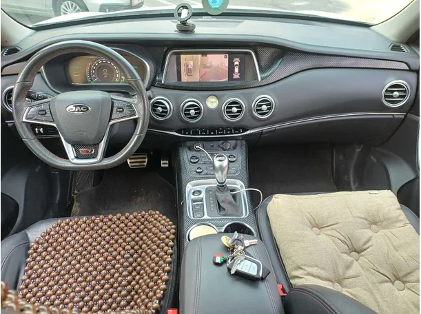 Car image 15