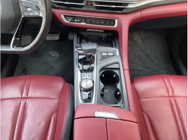 Car image 19