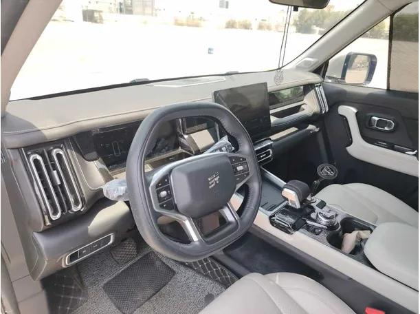Car image 13
