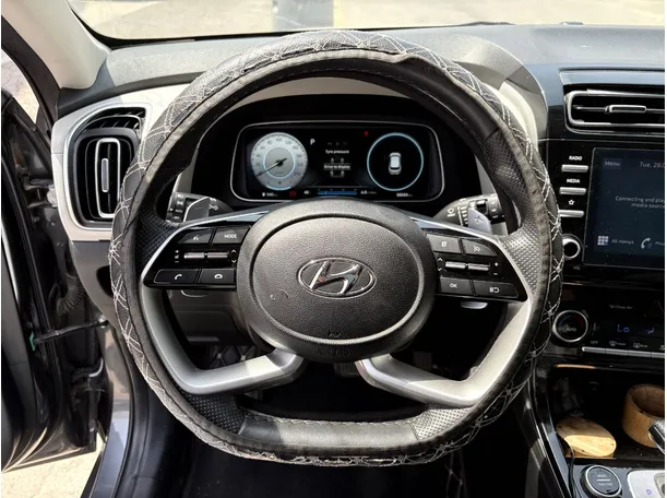 Car image 23