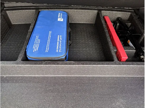 Car image 26