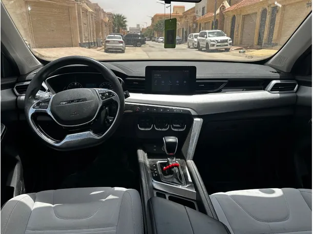 Car image 16