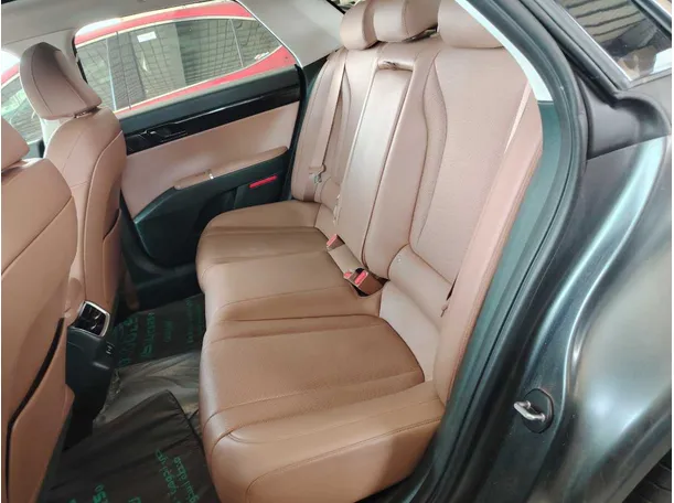 Car image 21