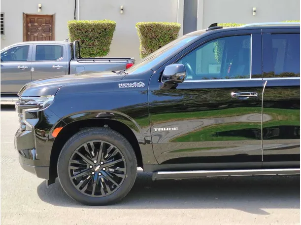 Car image 9