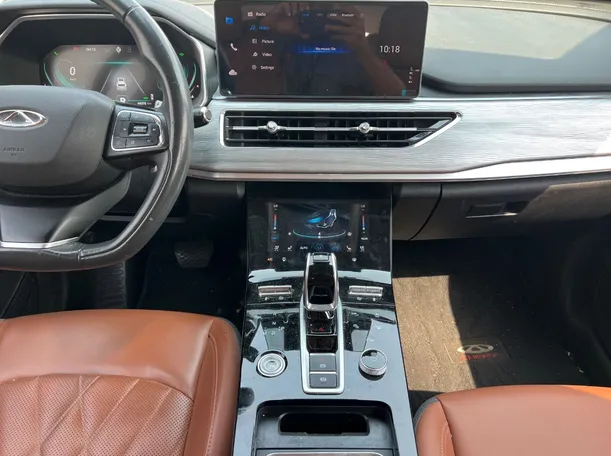 Car image 16