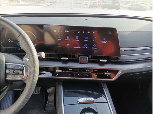 Car image 16