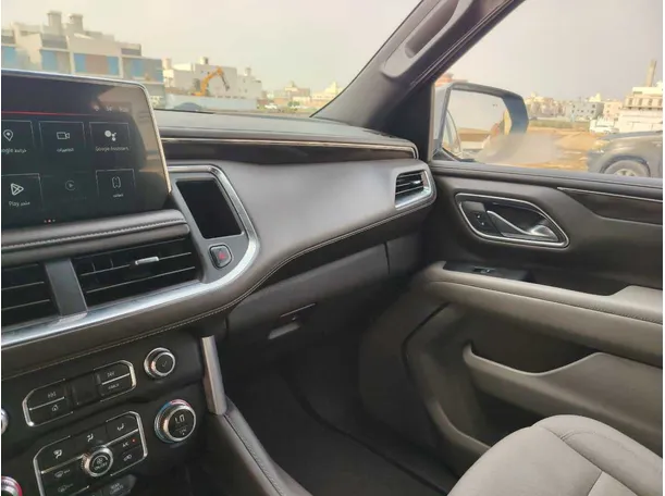 Car image 26