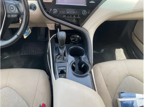 Car image 18
