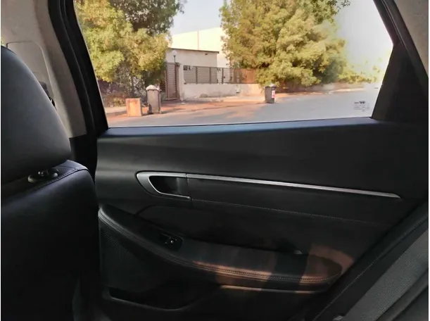 Car image 31