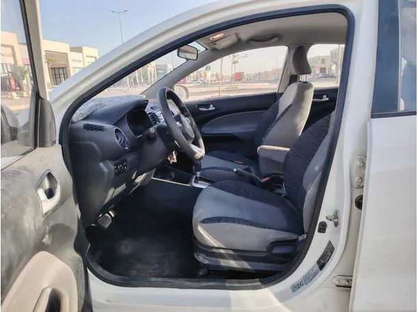 Car image 11