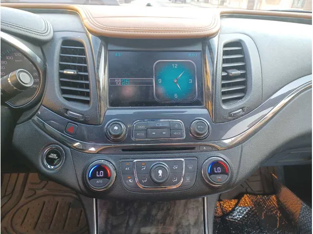 Car image 15