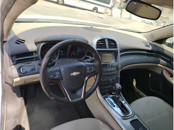 Car image 12