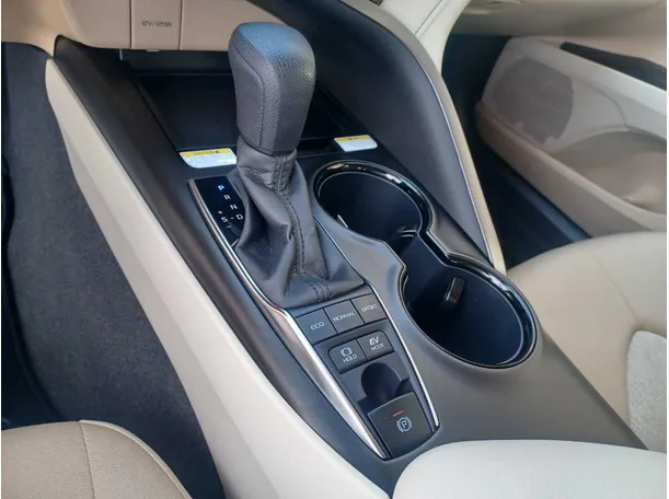 Car image 17