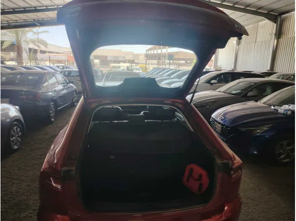 Car image 33