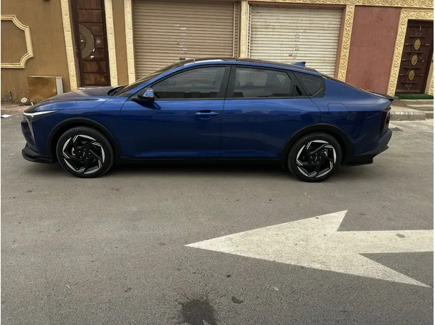 Car image 8