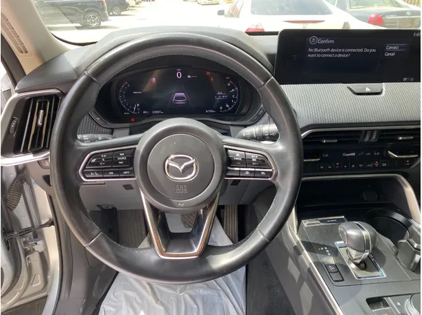 Car image 17