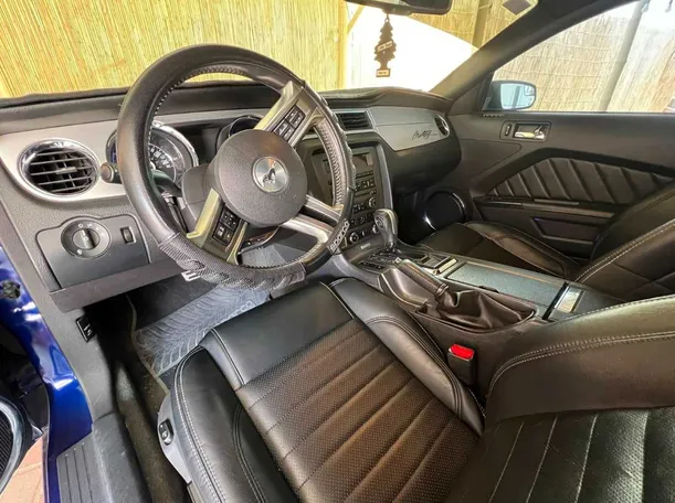 Car image 13