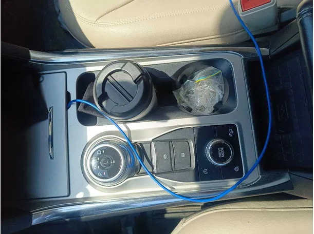 Car image 24