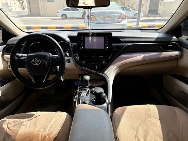 Car image 19