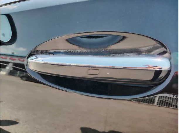 Car image 32