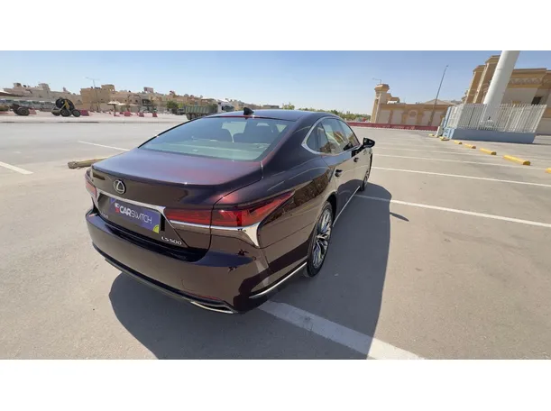 Car image 5