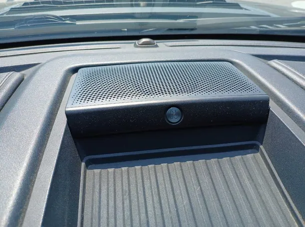 Car image 24